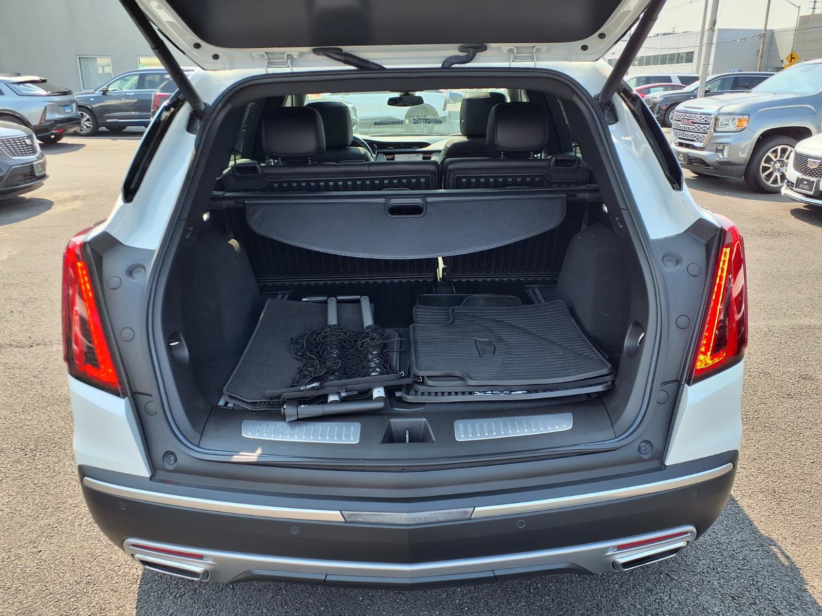 Certified 2024 Cadillac XT5 Premium Luxury w/ LPO, Floor Liner Package AWD/4WD image 14