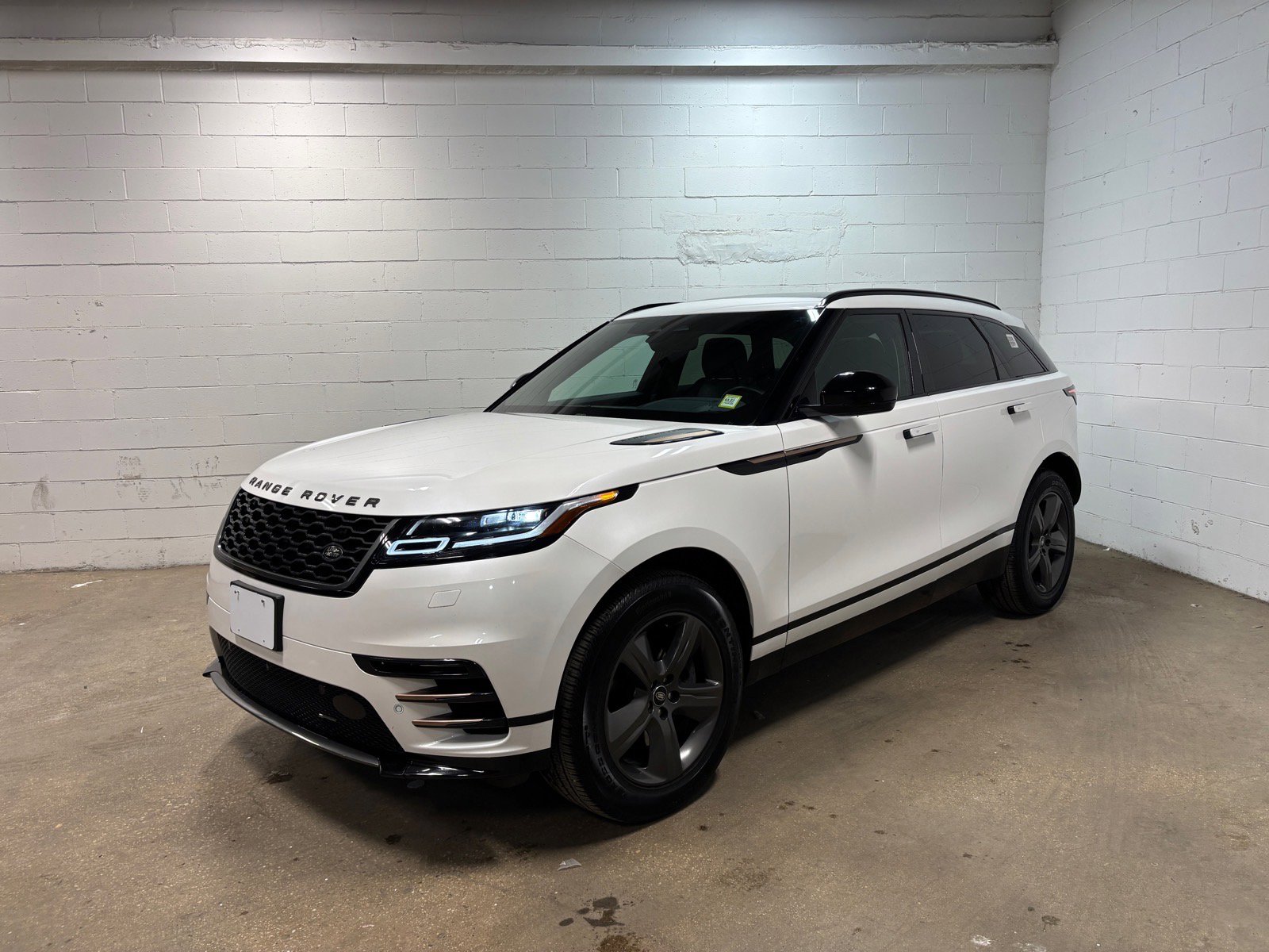 Used 2022 Land Rover Range Rover Velar R-Dynamic S AWD/4WD image 1