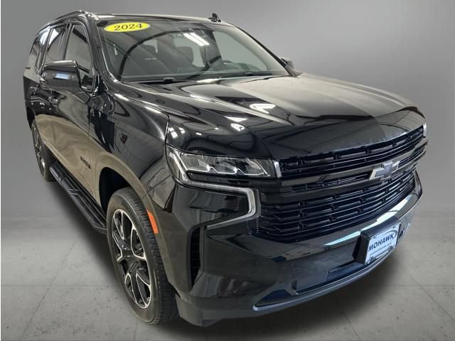 Used 2024 Chevrolet Tahoe RST w/ Luxury Package AWD/4WD image 7