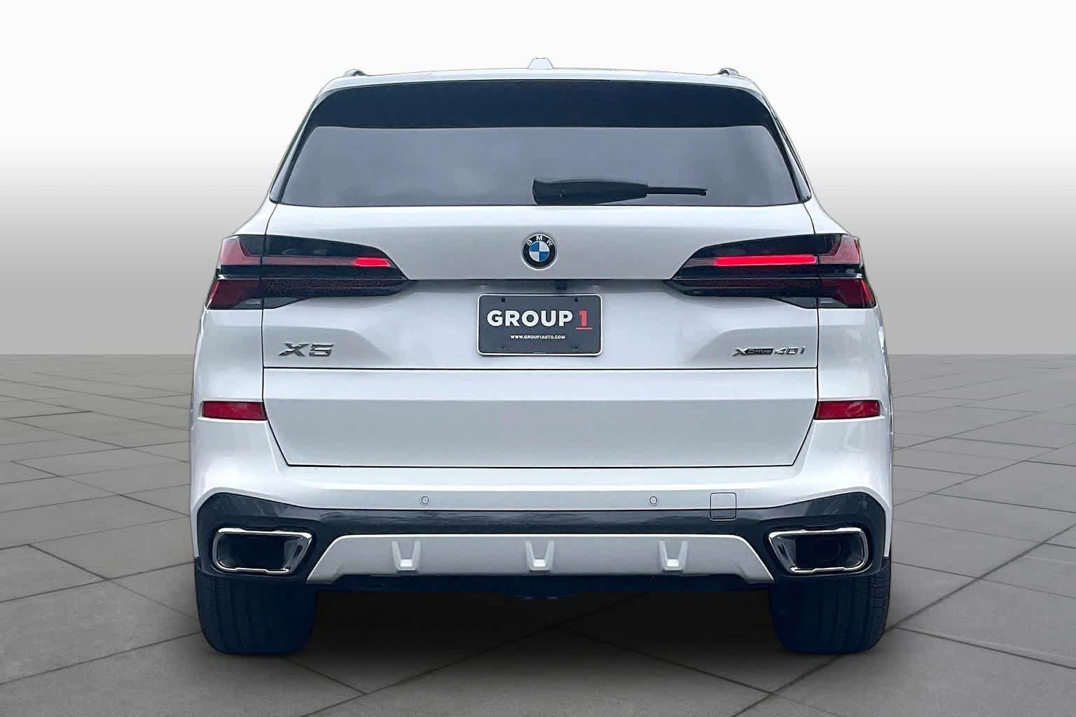 Certified 2025 BMW X5 xDrive40i w/ M Sport Package AWD/4WD image 4