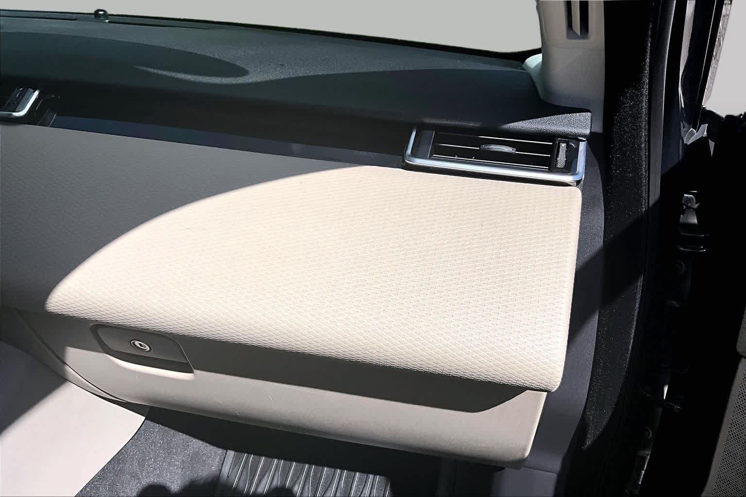 Used 2018 Land Rover Range Rover Velar S AWD/4WD image 19