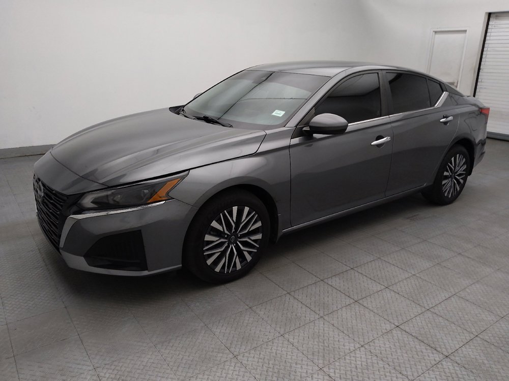 Used 2023 Nissan Altima 2.5 SV AWD/4WD image 2