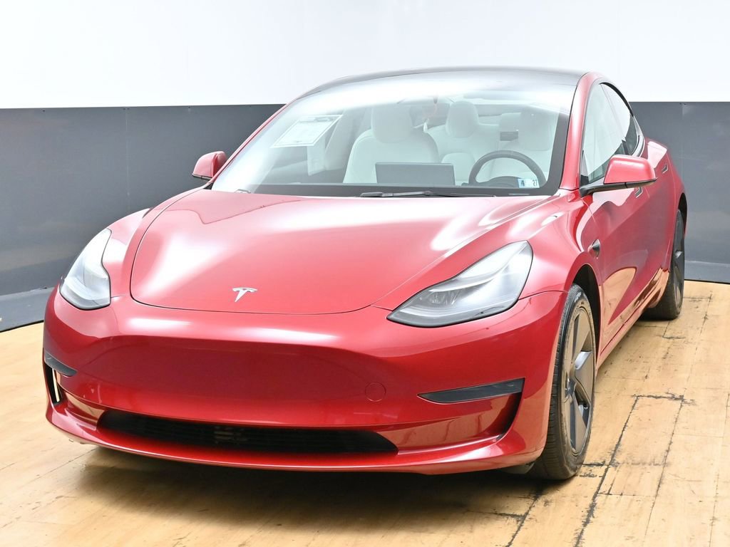 Used 2023 Tesla Model 3 Standard Range image 4