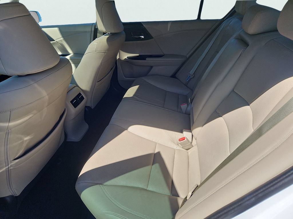 Used 2017 Honda Accord EX-L image 28