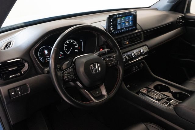 Used 2025 Honda Pilot TrailSport image 3