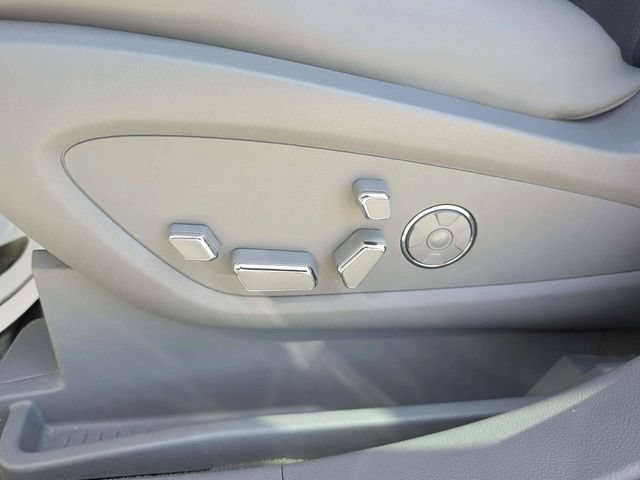 Used 2022 Lincoln Nautilus Reserve w/ Equipment Group 201A FWD image 23