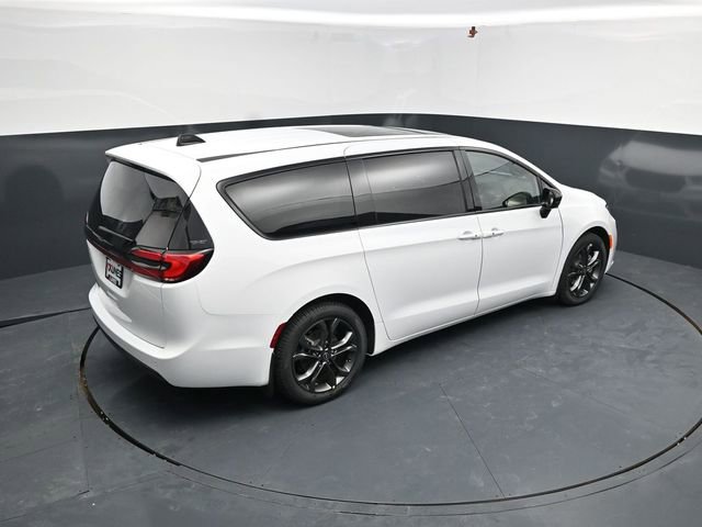 New 2026 Chrysler Pacifica Select image 50