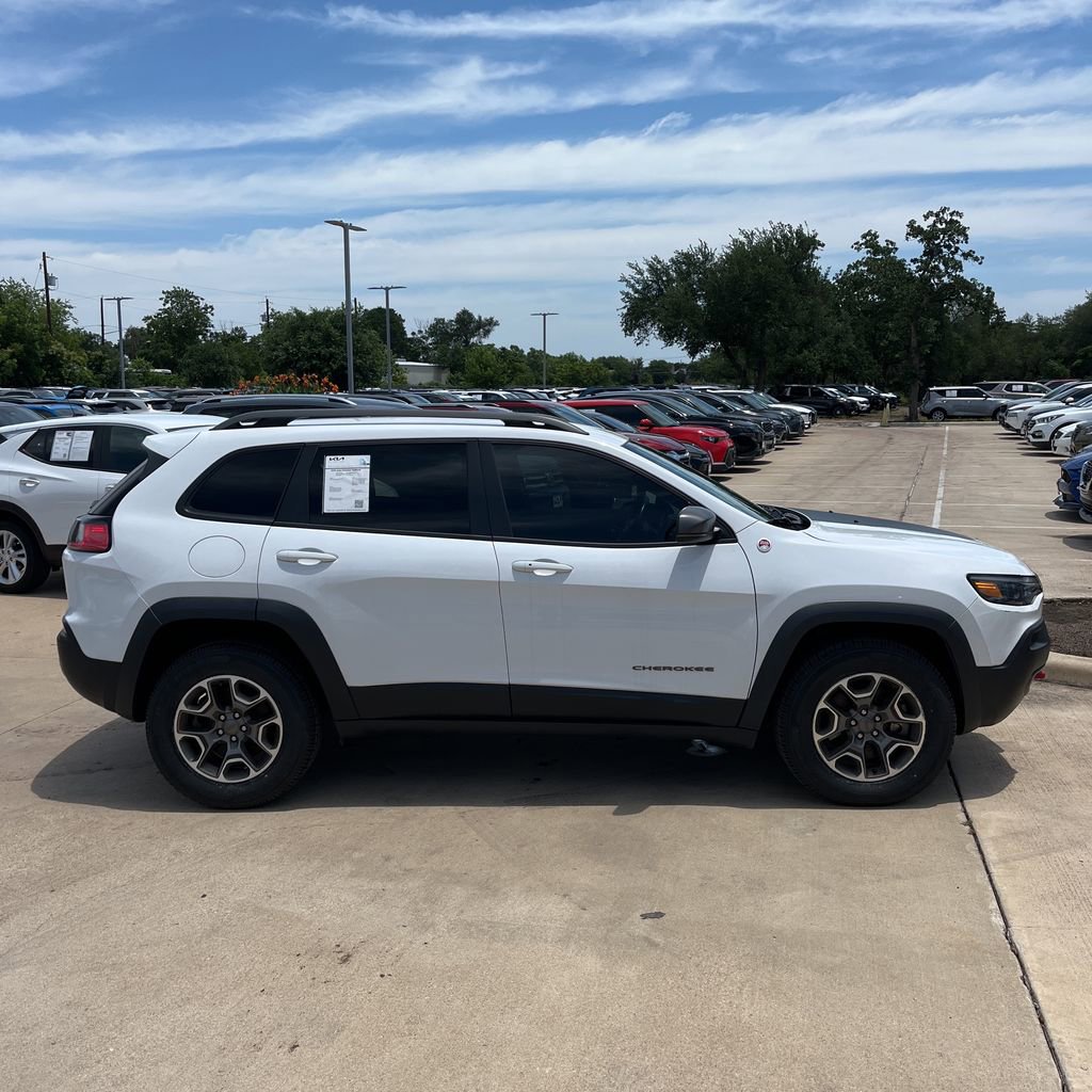 Used 2020 Jeep Cherokee Trailhawk w/ Cold Weather Group AWD/4WD image 2