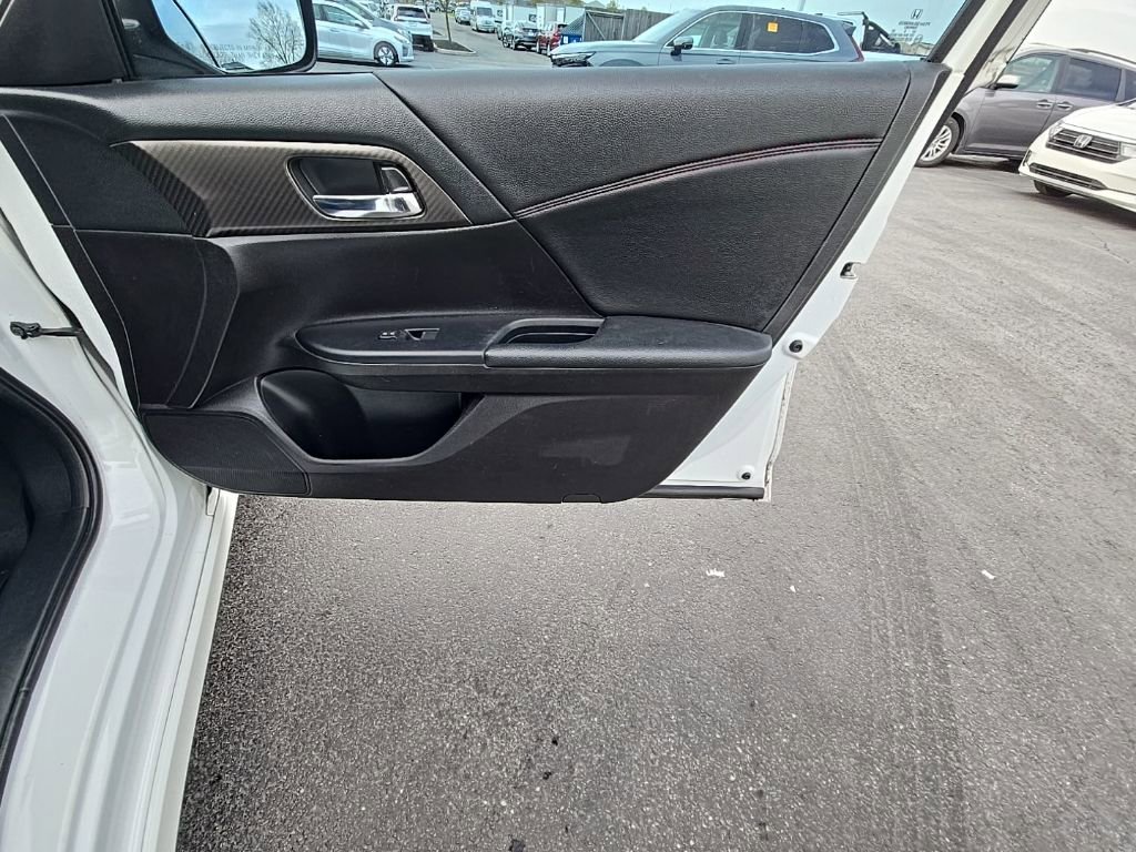 Used 2017 Honda Accord Sport Special Edition image 31