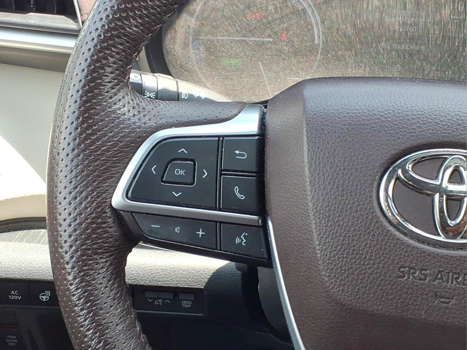 Used 2022 Toyota Sienna Platinum FWD image 11