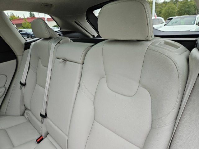 Used 2024 Volvo XC60 B5 Plus w/ Protection Package Premier AWD/4WD image 15