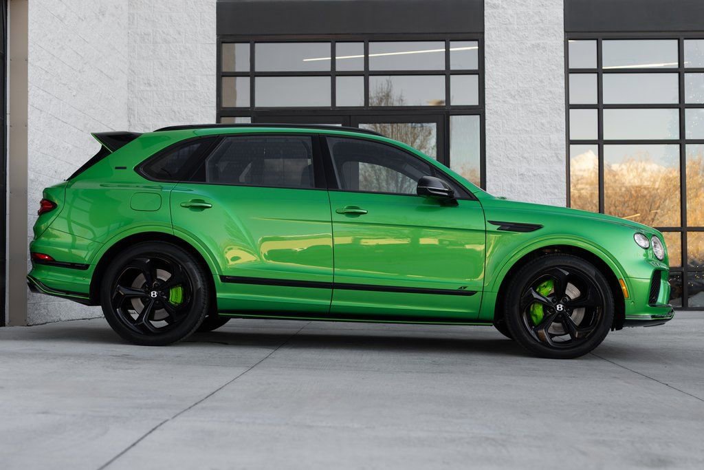 Used 2025 Bentley Bentayga AWD/4WD image 5