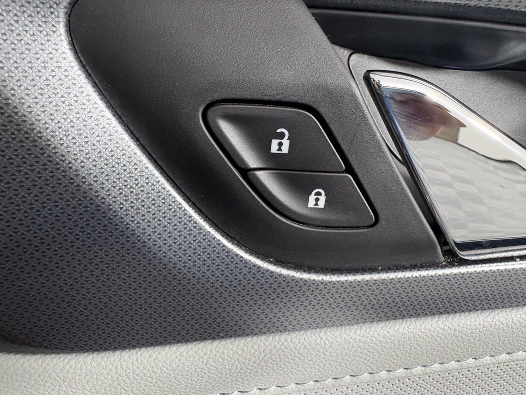 Used 2020 Chevrolet Traverse Premier AWD/4WD image 44