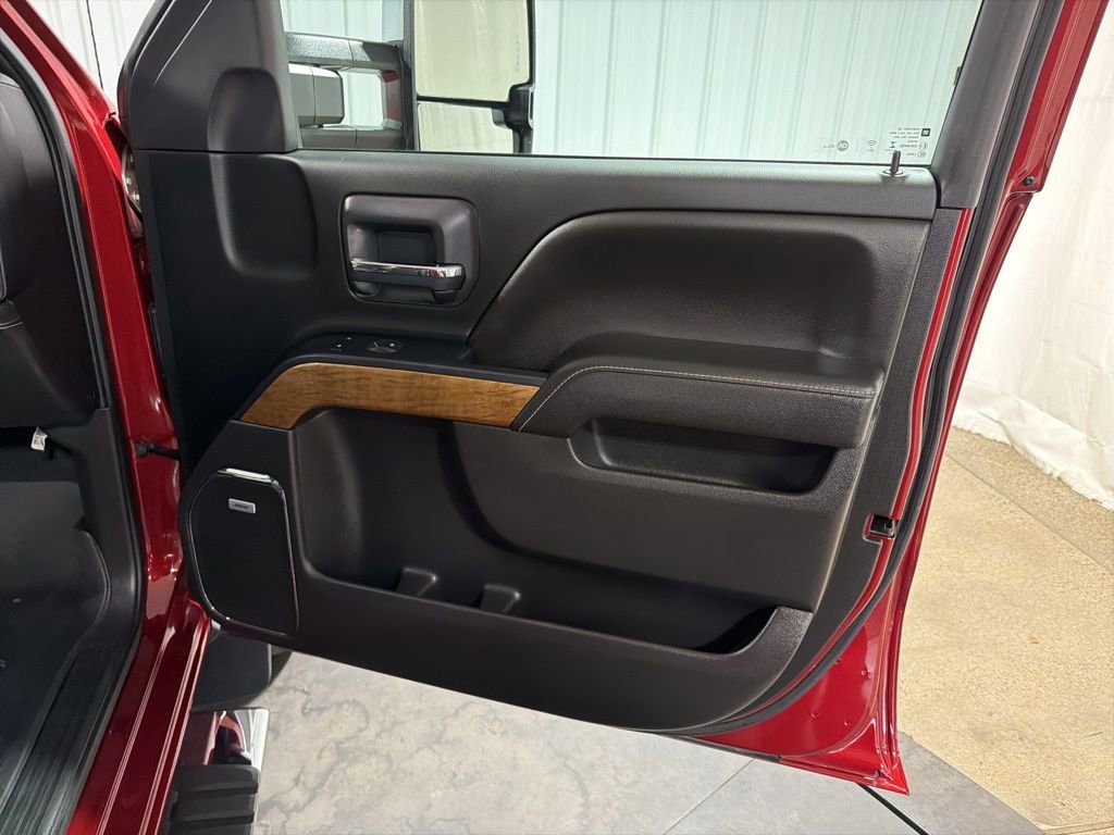 Used 2018 Chevrolet Silverado 1500 LTZ w/ LTZ Plus Package image 19