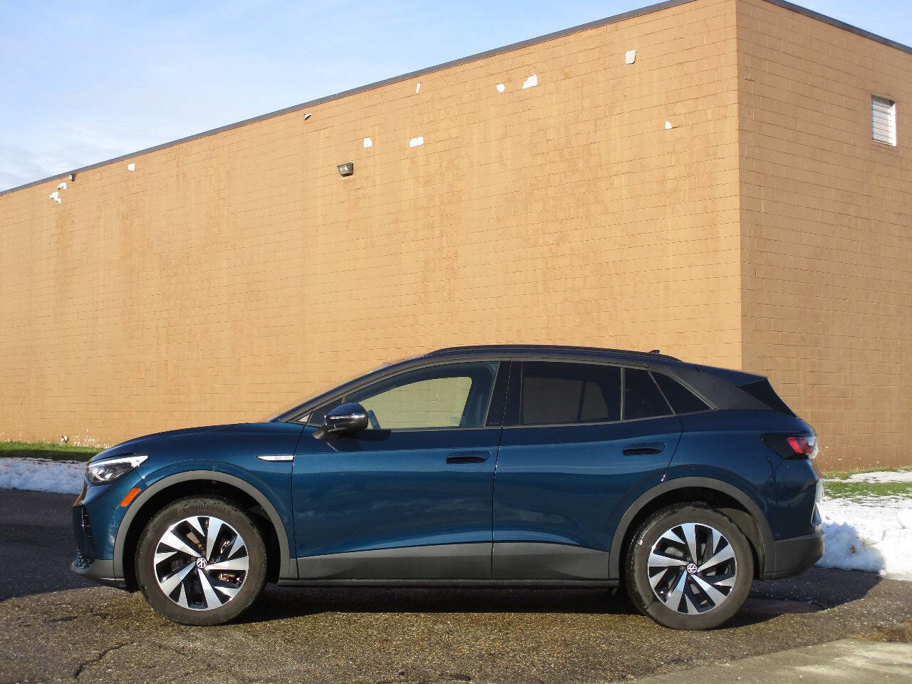 Used 2023 Volkswagen ID.4 Pro image 11