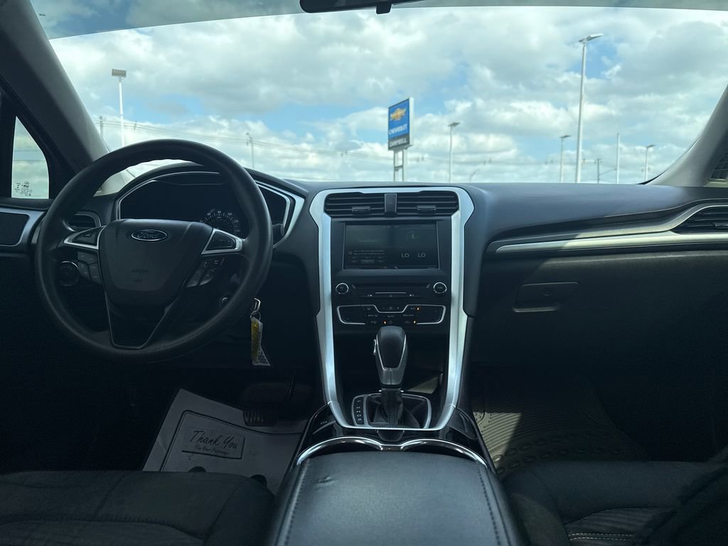 Used 2016 Ford Fusion SE image 14