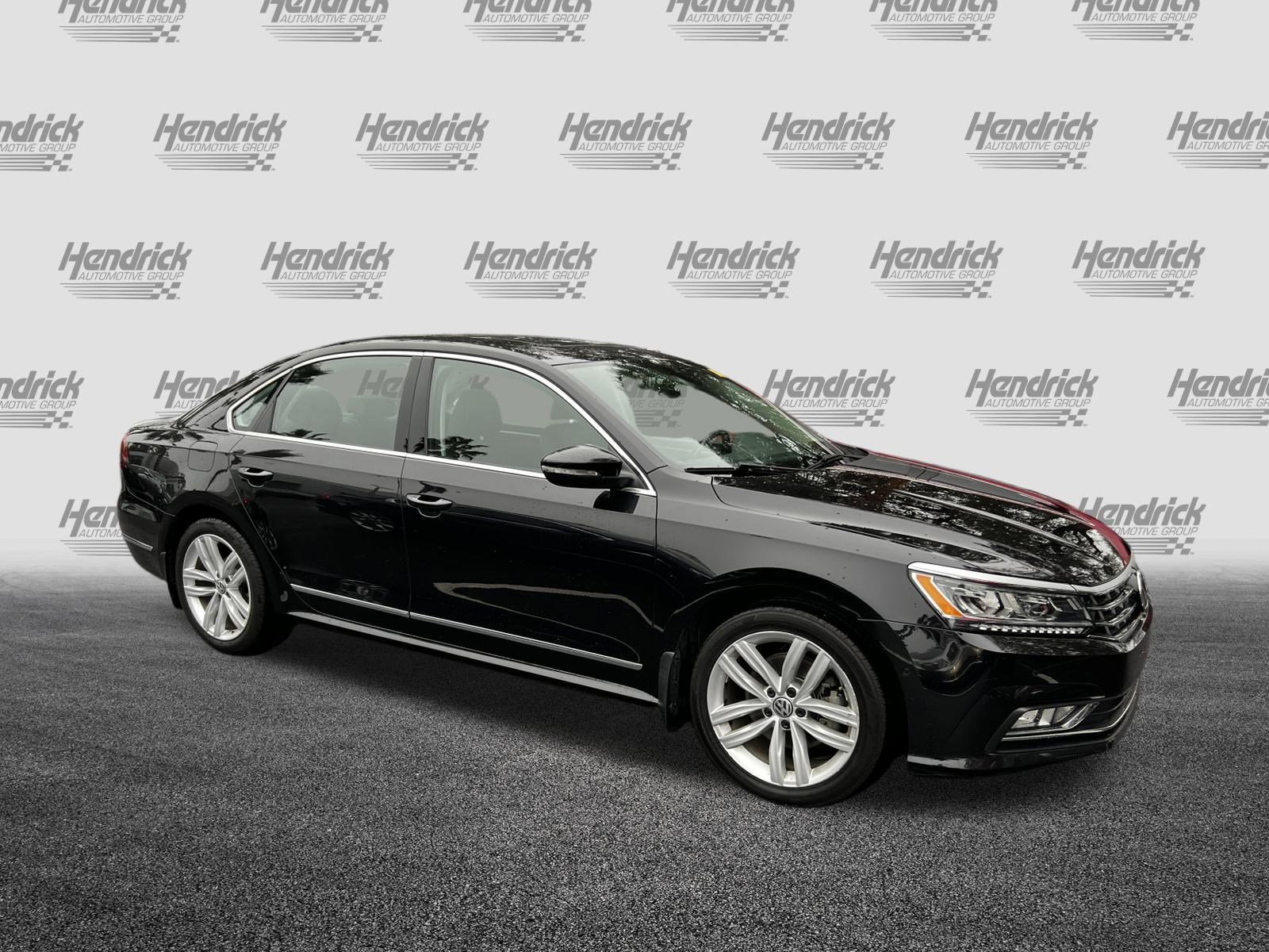 Used 2018 Volkswagen Passat 3.6 SEL Premium image 10