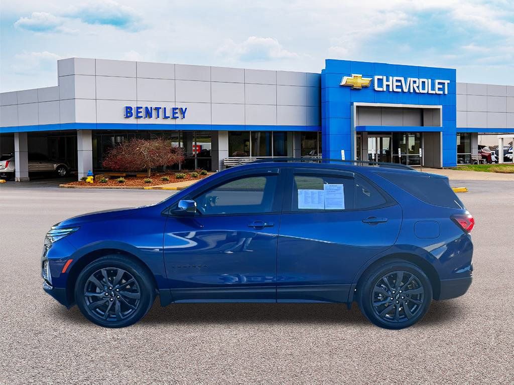 Used 2022 Chevrolet Equinox RS image 2