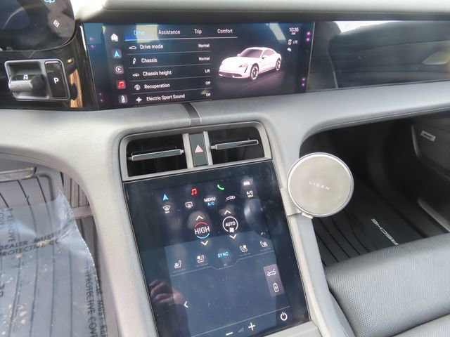Used 2020 Porsche Taycan 4S image 23