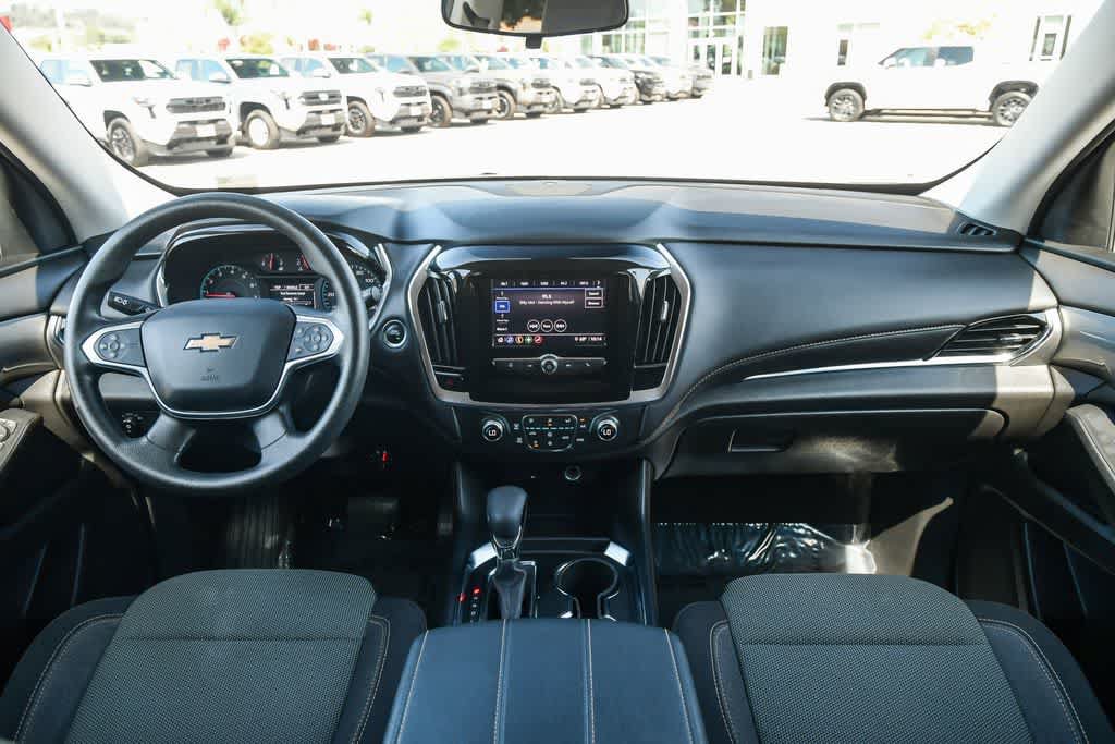 Used 2021 Chevrolet Traverse LS FWD image 14