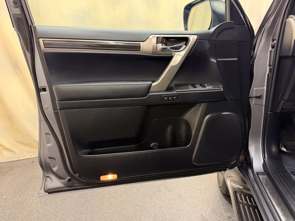 Used 2021 Lexus GX 460 Premium w/ Premium Package AWD/4WD image 12