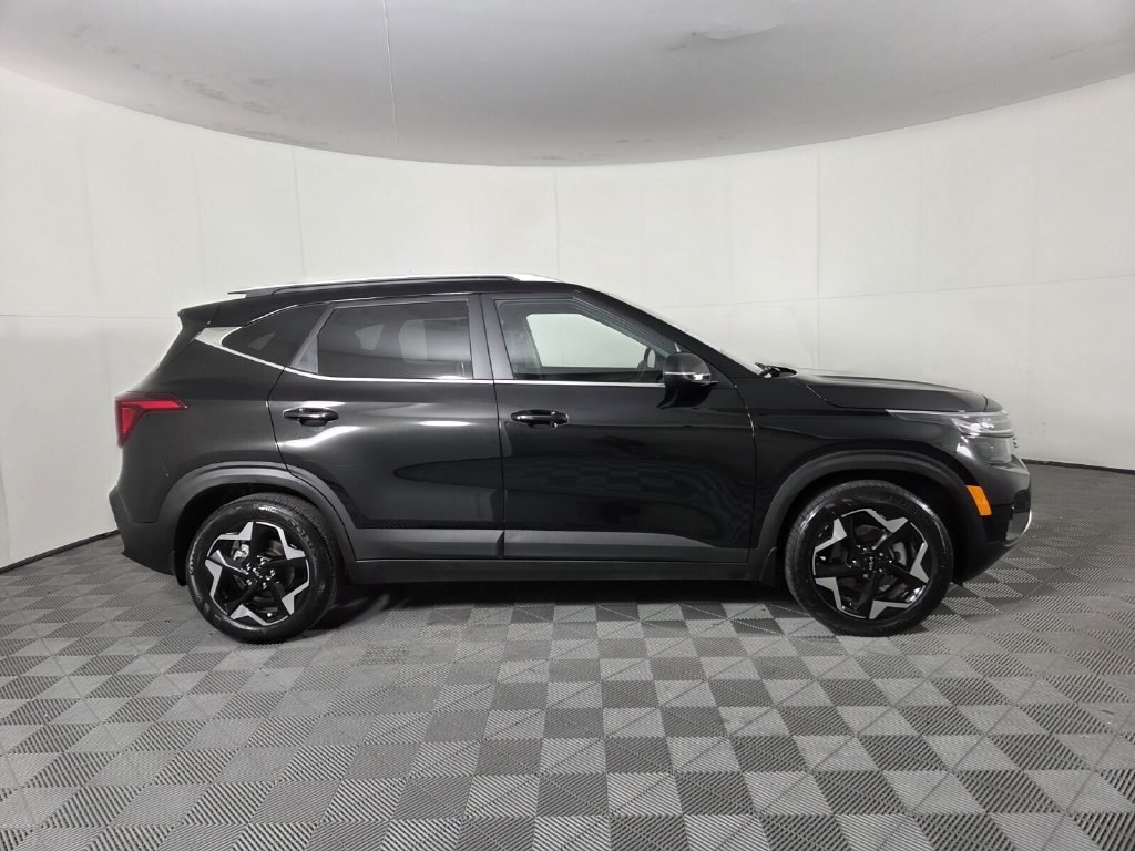 Used 2025 Kia Seltos EX w/ EX Sunroof Package FWD image 4