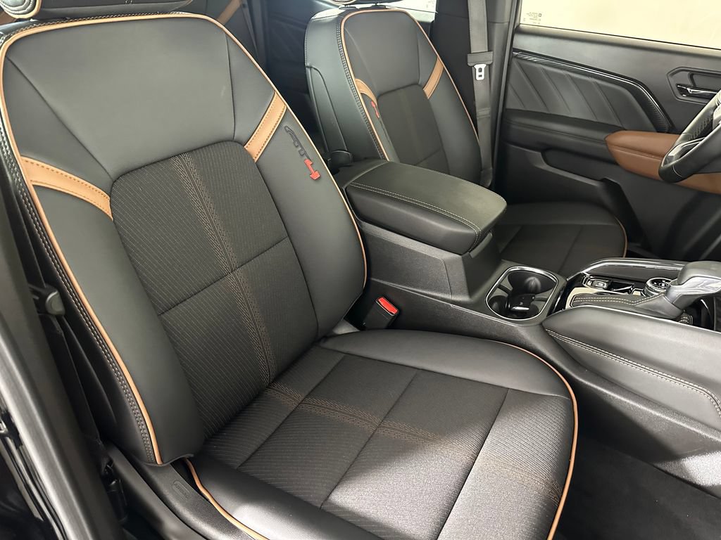 Used 2025 GMC Canyon AT4 AWD/4WD image 33