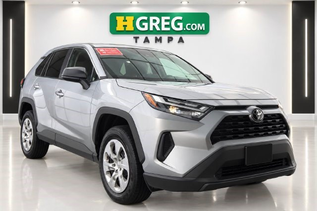 Used 2024 Toyota RAV4 LE FWD image 4