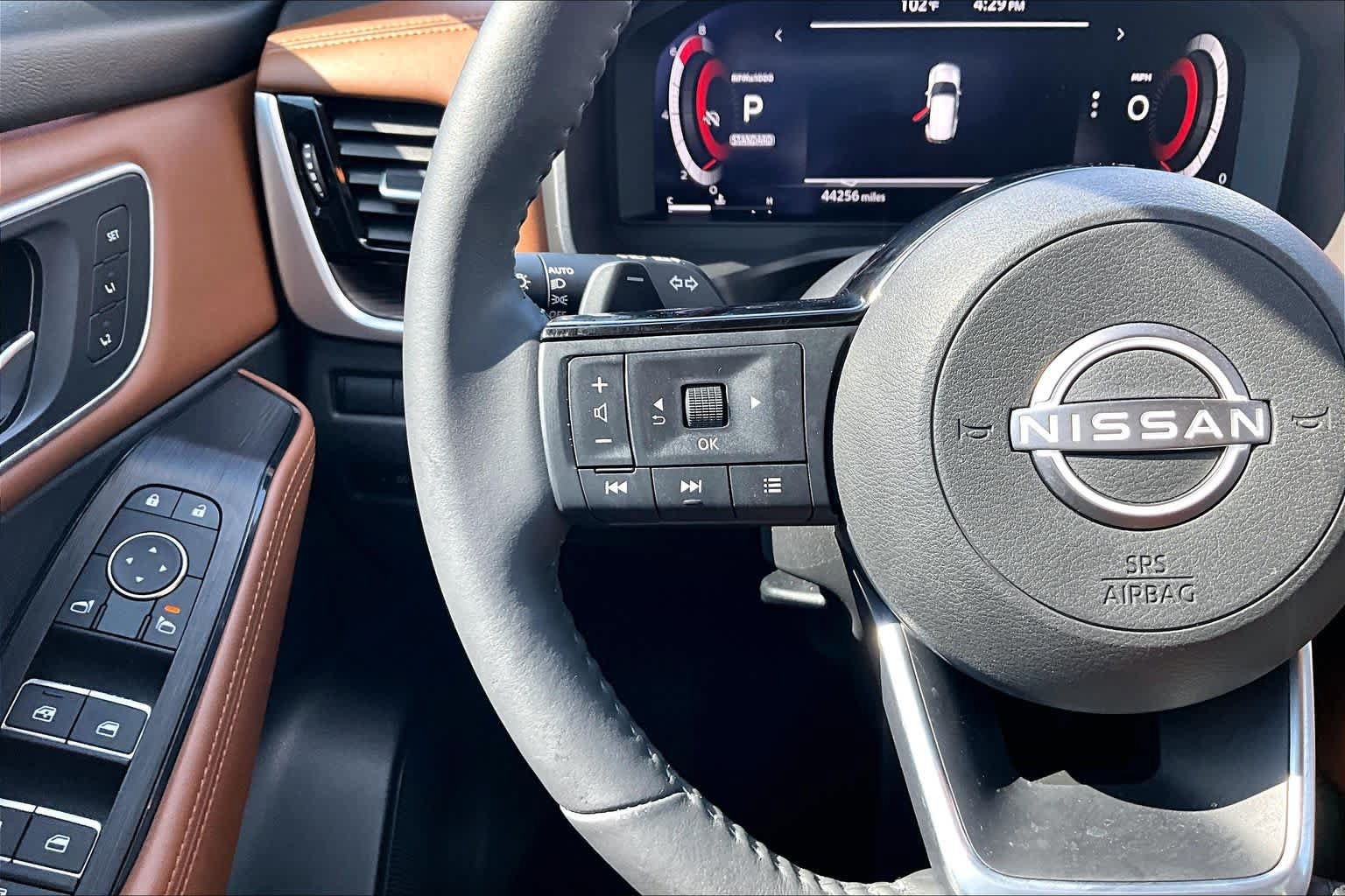 Used 2024 Nissan Rogue Platinum w/ Platinum Premium Package FWD image 24