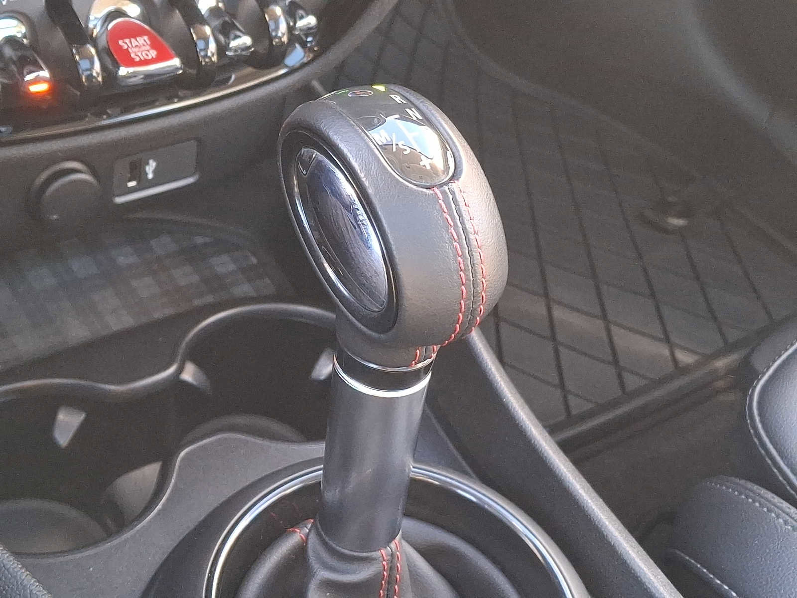 Used 2019 MINI Cooper Clubman S image 12