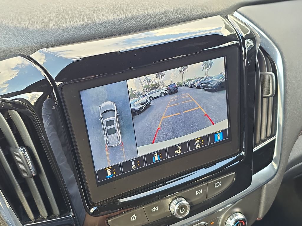 Used 2023 Chevrolet Traverse RS image 23