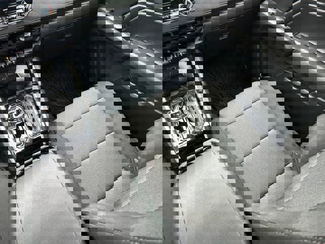 Used 2024 Chevrolet Colorado W/T w/ WT Convenience Package II AWD/4WD image 15