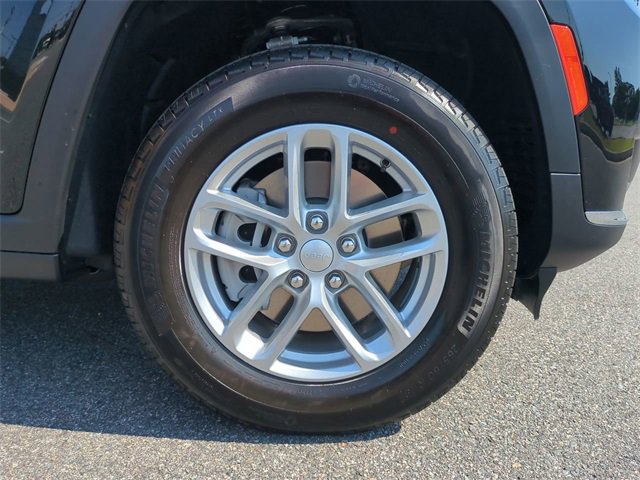 New 2025 Jeep Grand Cherokee L Laredo w/ Luxury Tech Group I image 11