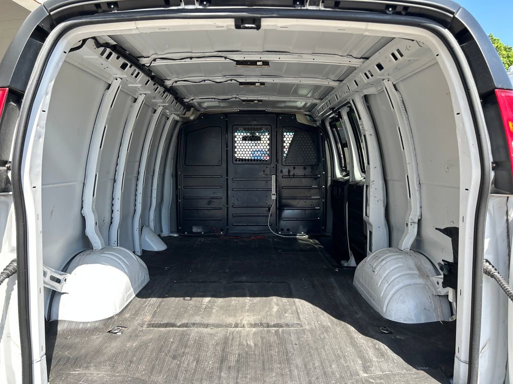 Used 2023 Chevrolet Express 2500 w/ Driver Convenience Package image 10