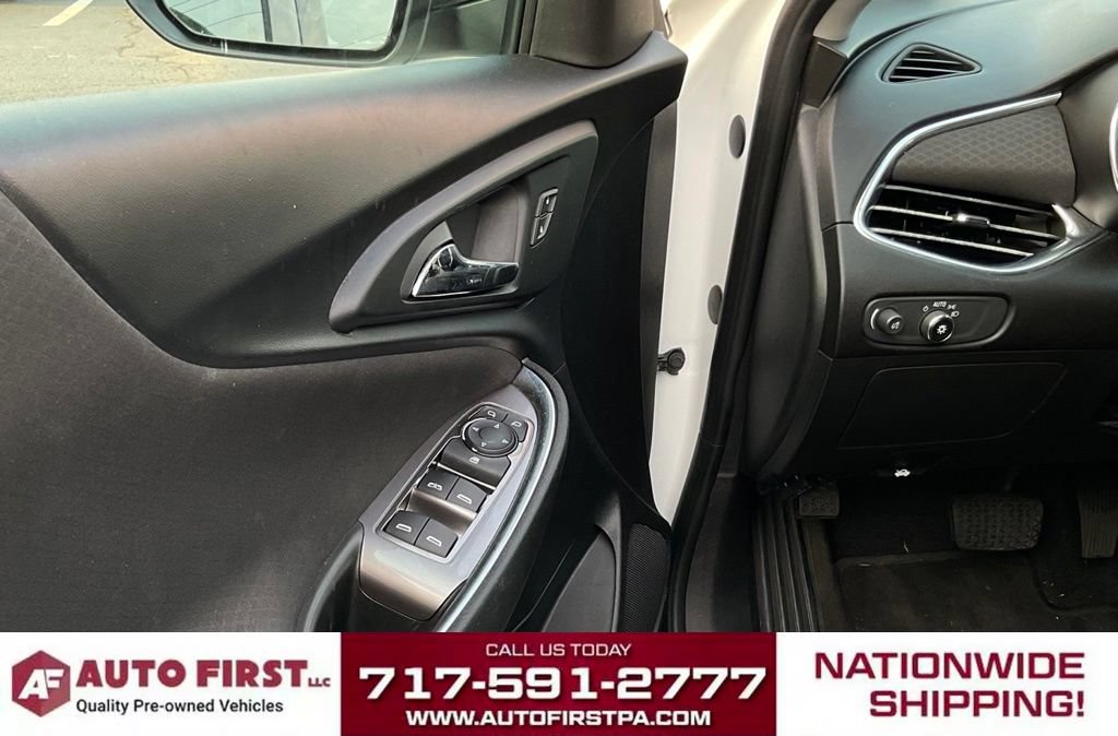 Used 2018 Chevrolet Malibu LT FWD image 4