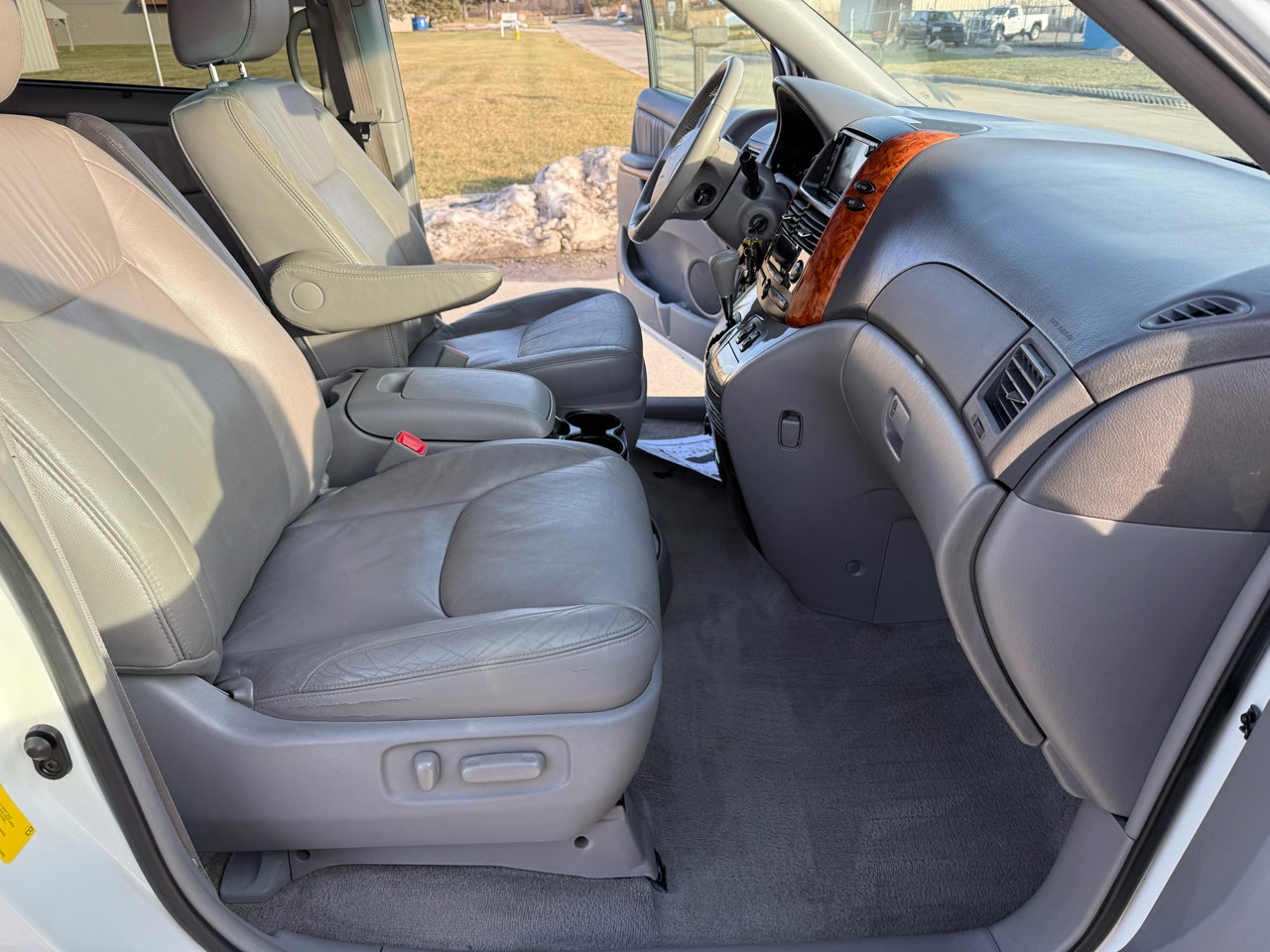 Used 2009 Toyota Sienna XLE image 24