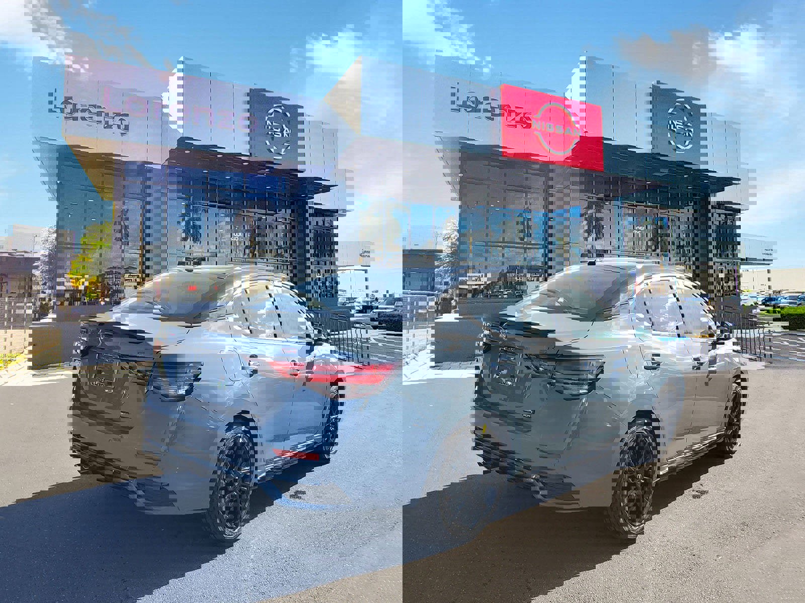 New 2025 Nissan Sentra SR w/ Midnight Edition image 4