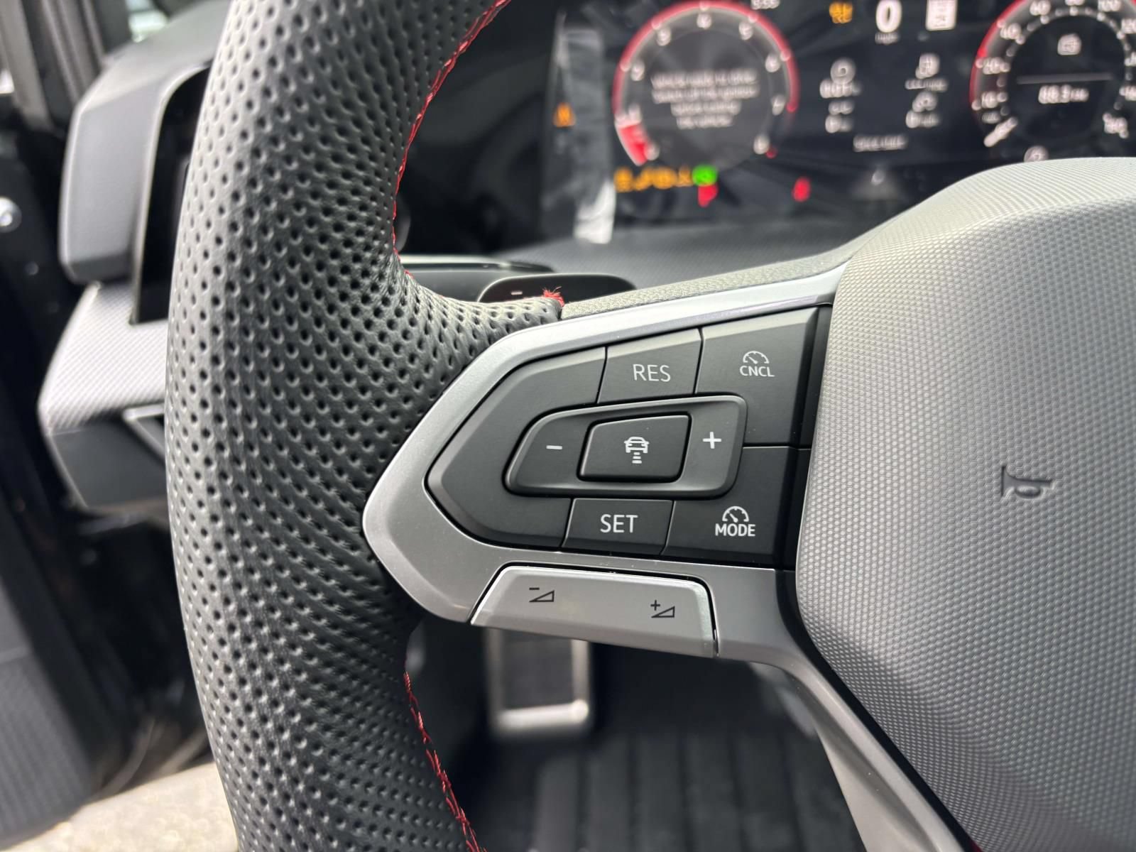 New 2026 Volkswagen GTI SE FWD image 17