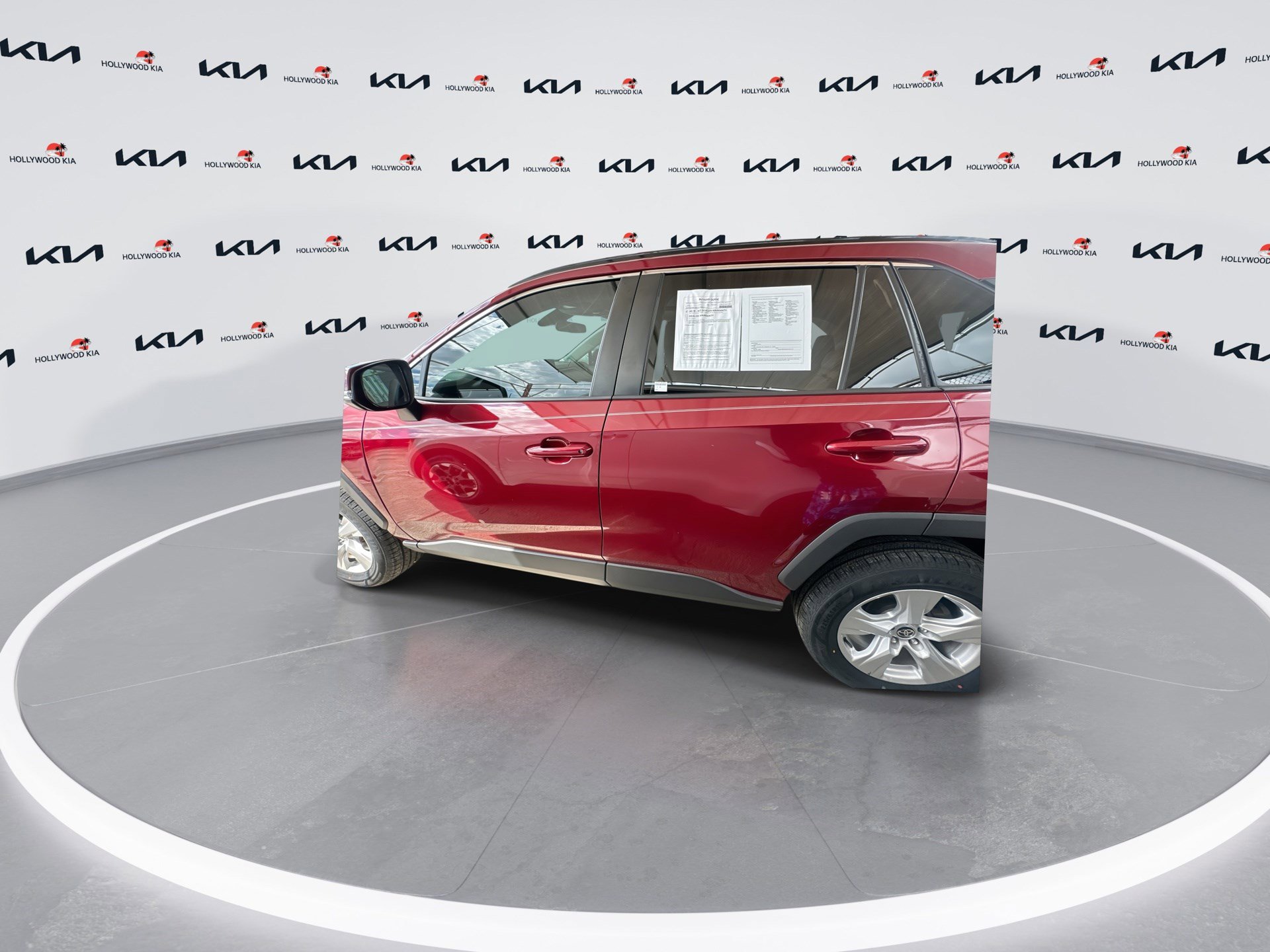 Used 2021 Toyota RAV4 XLE image 5
