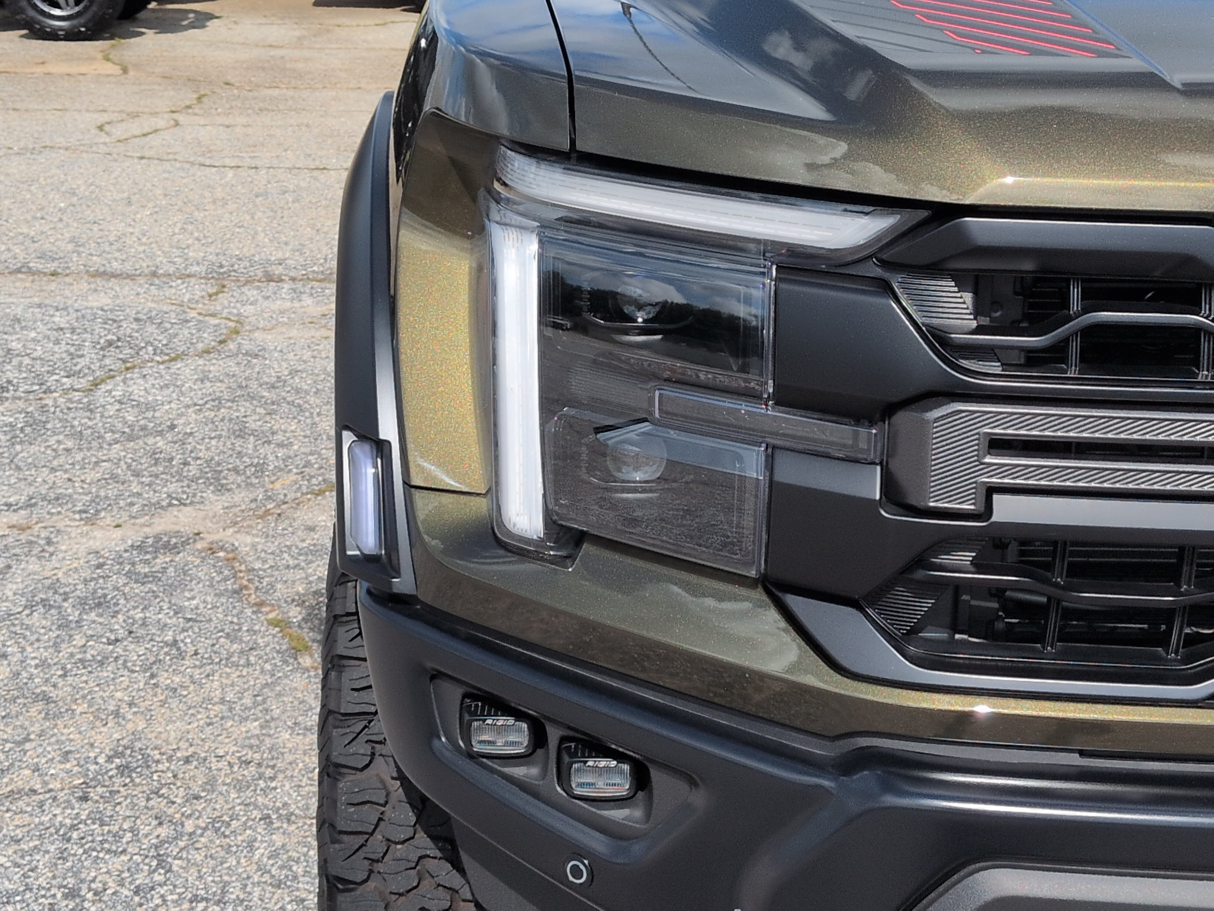 Used 2025 Ford F150 Raptor AWD/4WD image 8