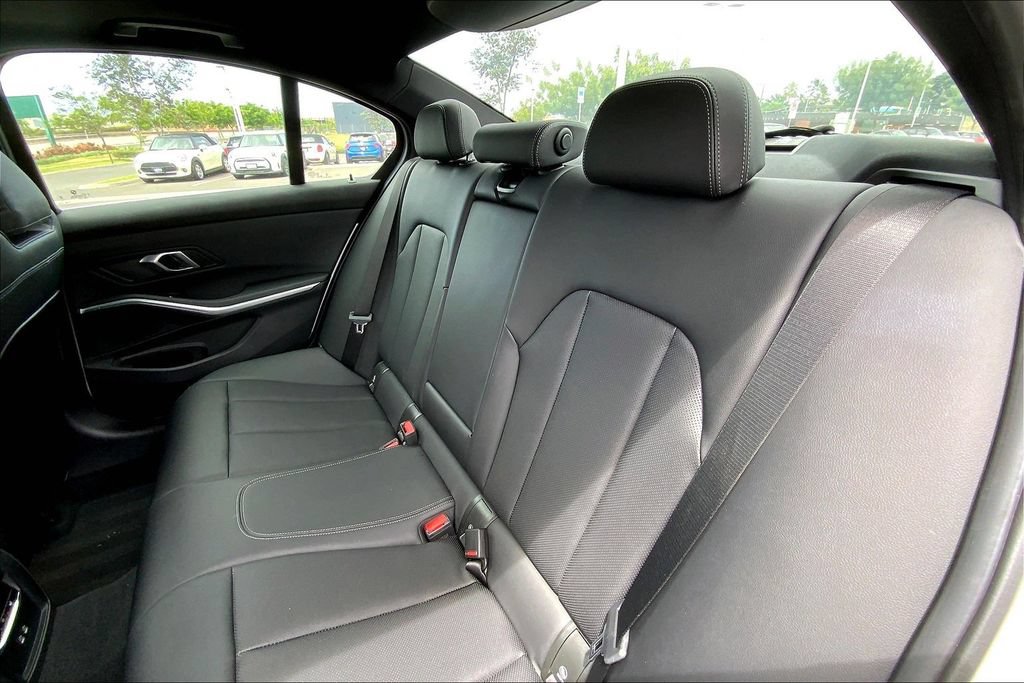 Used 2024 BMW 330e w/ Convenience Package RWD image 26