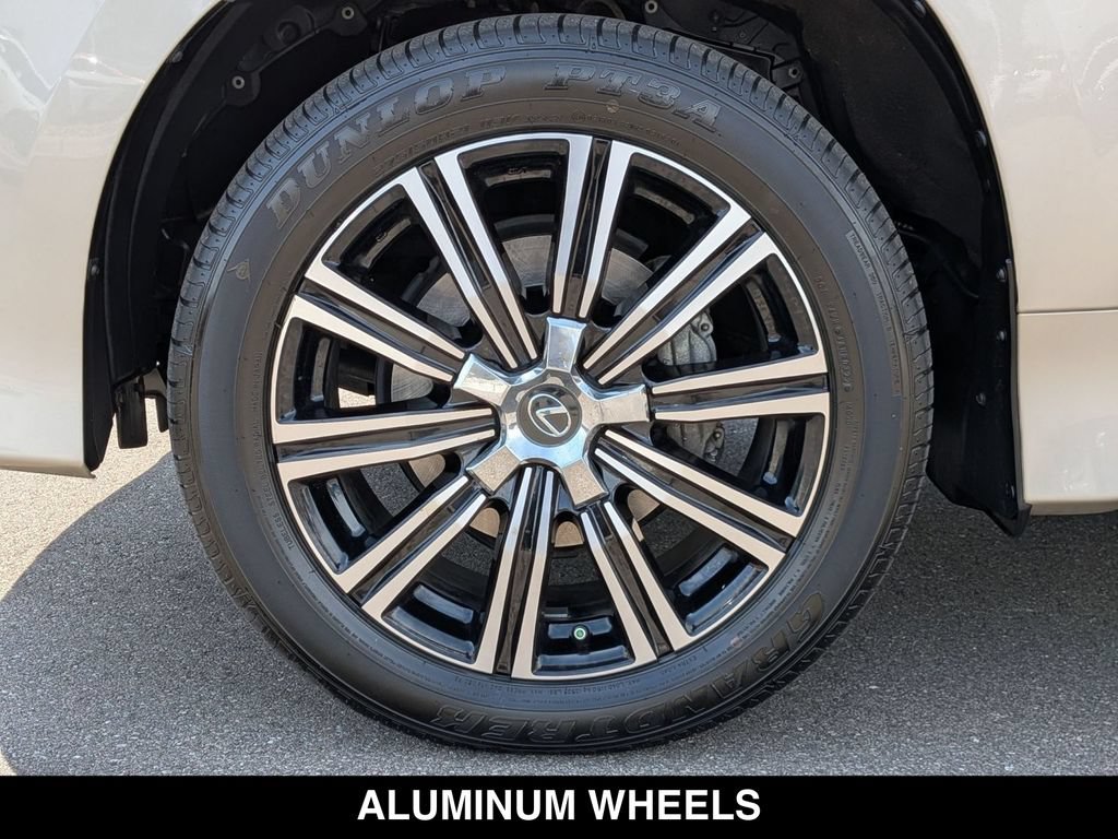 Used 2019 Lexus LX 570 4WD w/ Luxury Package image 15
