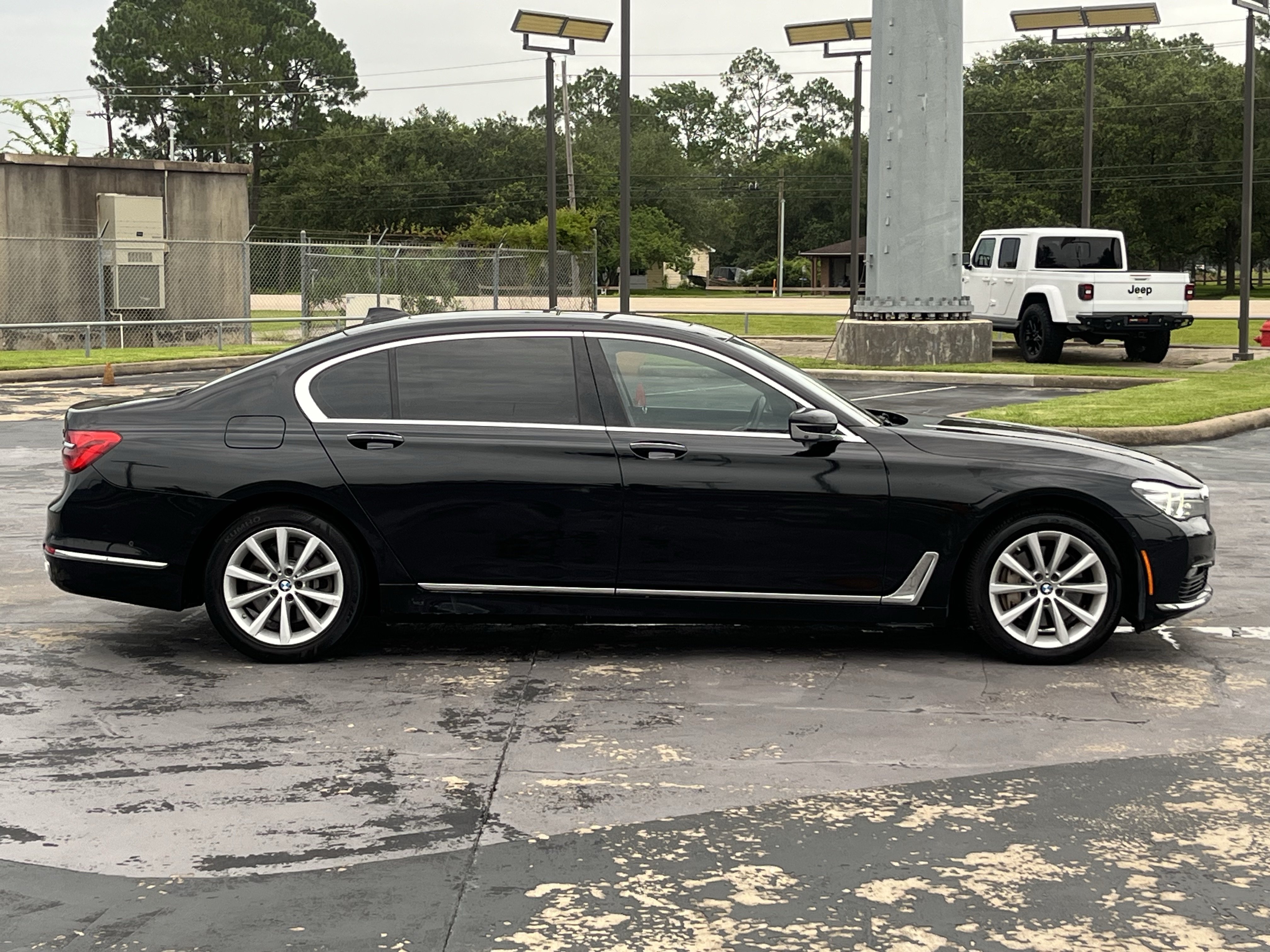 Used 2018 BMW 740i RWD image 11