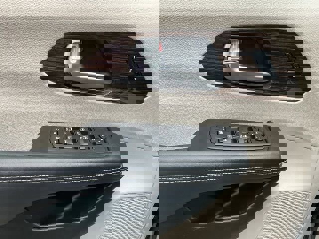 Used 2023 Chrysler Pacifica Limited image 31