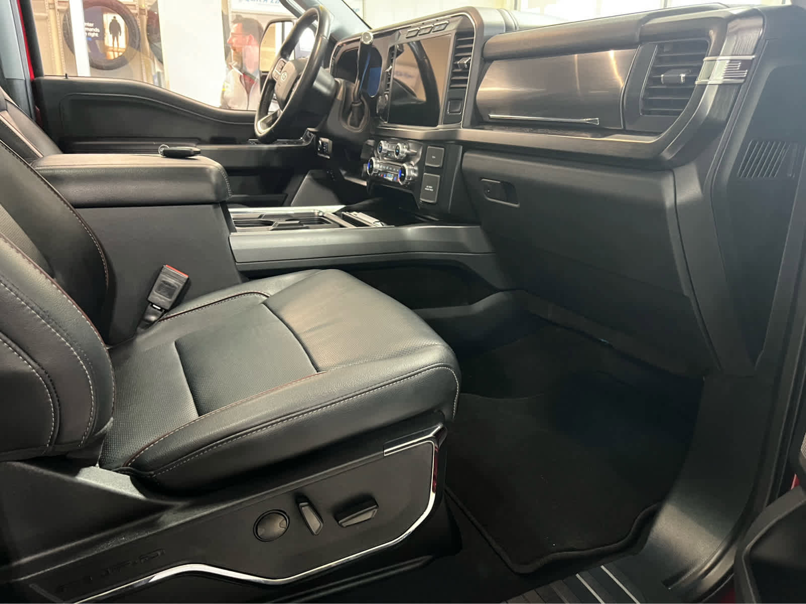 Used 2023 Ford F350 Lariat w/ Lariat Ultimate Package image 44