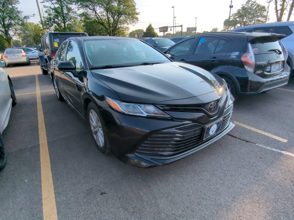 Used 2019 Toyota Camry LE FWD image 3