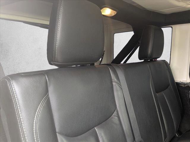 Used 2018 Jeep Wrangler Unlimited Sahara AWD/4WD image 15