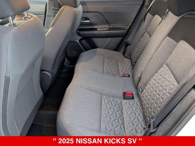 Used 2025 Nissan Kicks SV AWD/4WD image 32