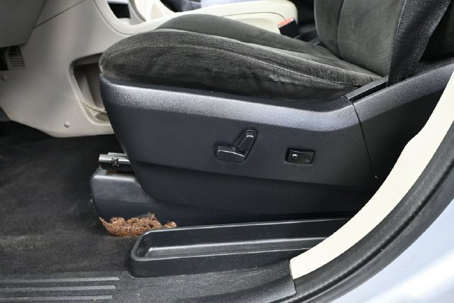 Used 2012 Dodge Grand Caravan SXT FWD image 15