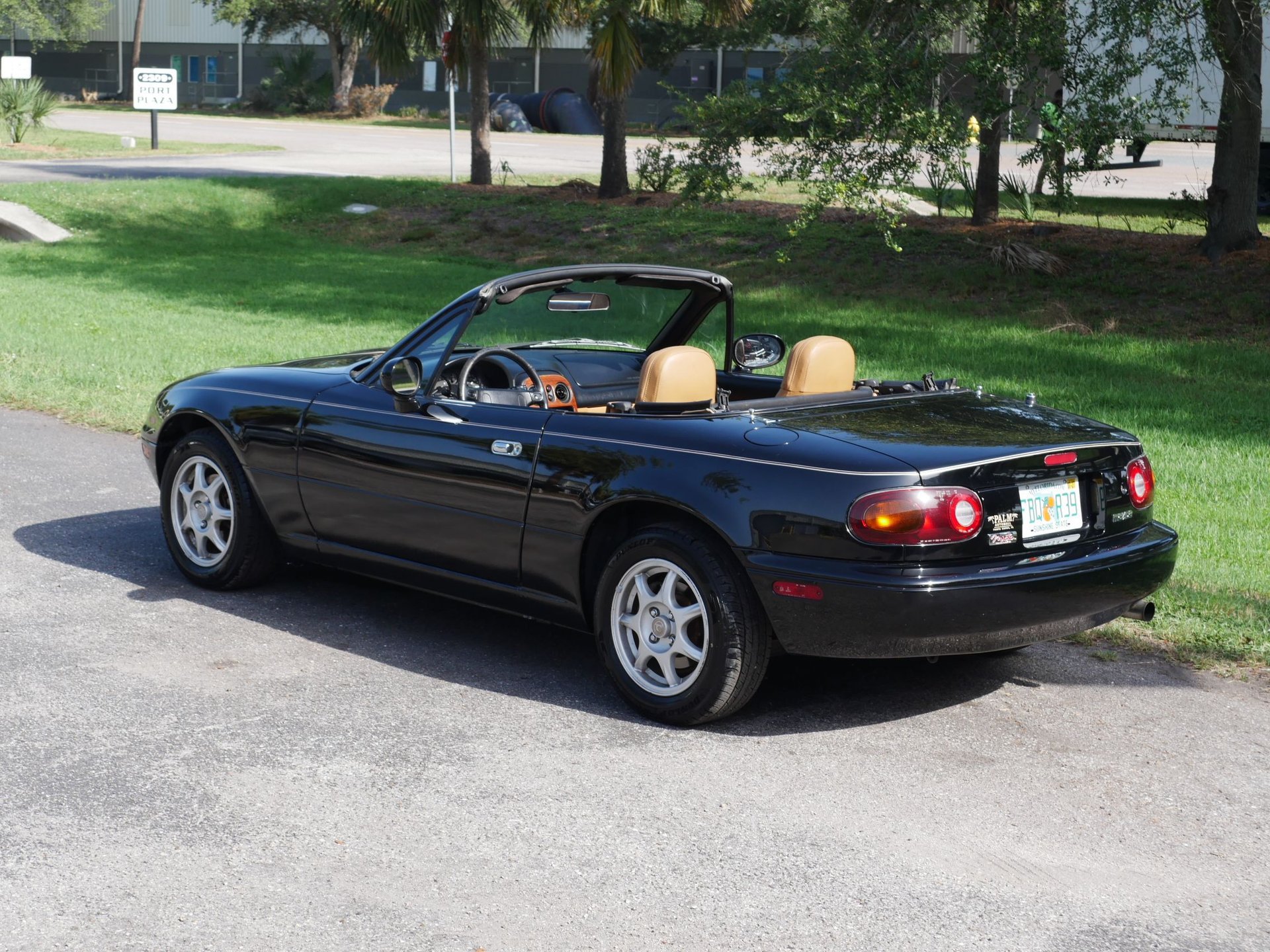 Used 1997 MAZDA MX-5 Miata RWD image 17